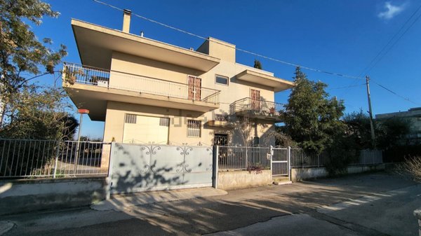 casa indipendente in vendita a Castellana Grotte