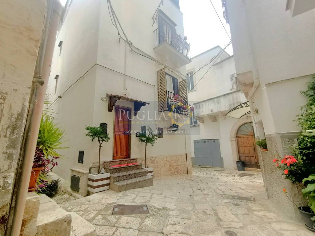 casa indipendente in vendita a Castellana Grotte