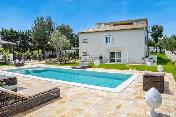 casa indipendente in vendita a Castellana Grotte