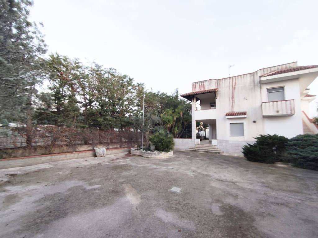 casa indipendente in vendita a Castellana Grotte