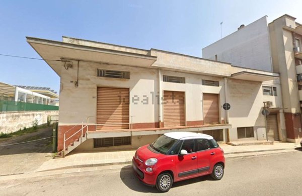 locale commerciale in vendita a Castellana Grotte