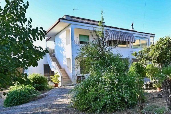 casa indipendente in vendita a Castellana Grotte