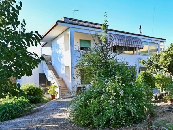 casa indipendente in vendita a Castellana Grotte