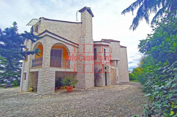 casa indipendente in vendita a Castellana Grotte