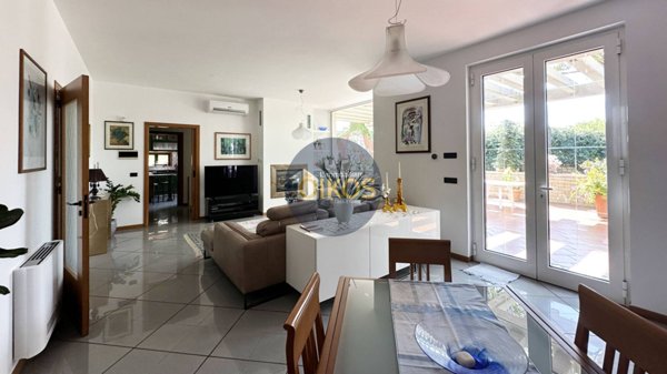 casa indipendente in vendita a Castellana Grotte