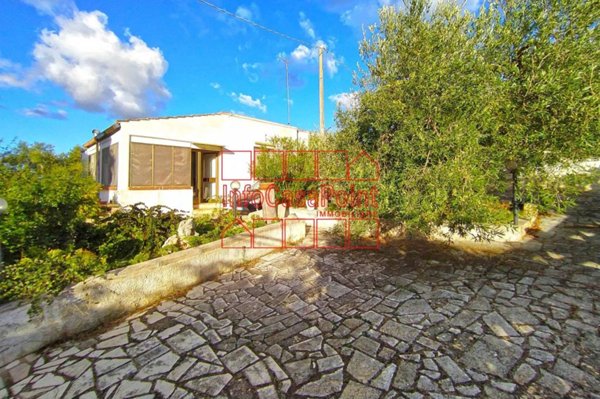 casa indipendente in vendita a Castellana Grotte