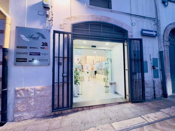 negozio in vendita a Castellana Grotte