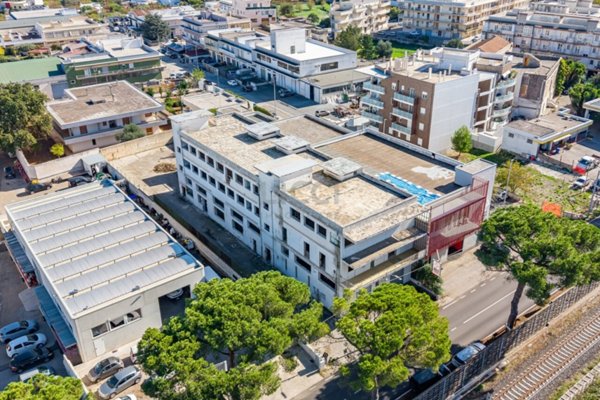 locale commerciale in vendita a Castellana Grotte