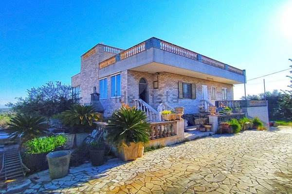 casa indipendente in vendita a Castellana Grotte