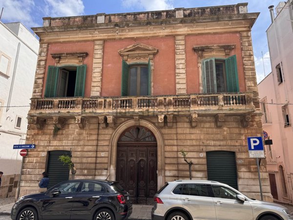 locale commerciale in vendita a Castellana Grotte