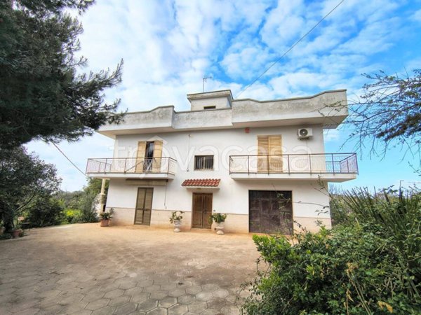casa indipendente in vendita a Castellana Grotte