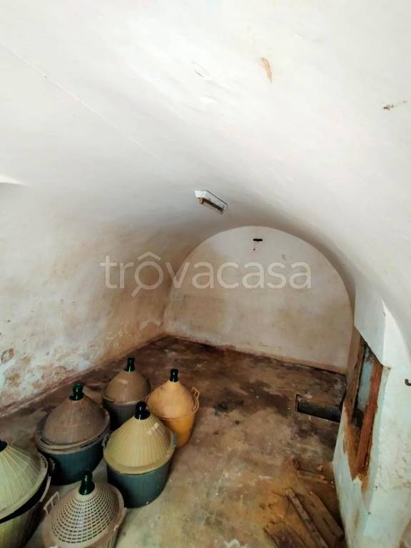 locale di sgombero in vendita a Castellana Grotte
