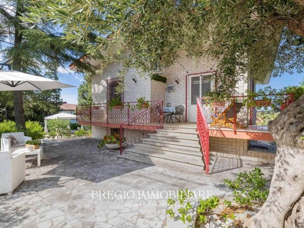 casa indipendente in vendita a Castellana Grotte