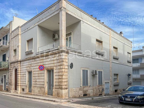 casa indipendente in vendita a Castellana Grotte