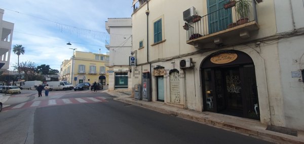 locale commerciale in vendita a Castellana Grotte