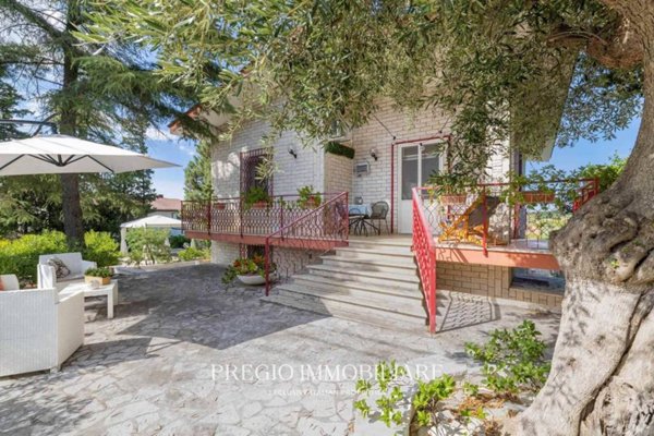 casa indipendente in vendita a Castellana Grotte