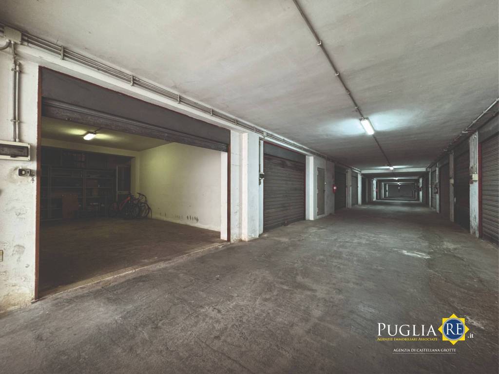 box auto in vendita a Castellana Grotte