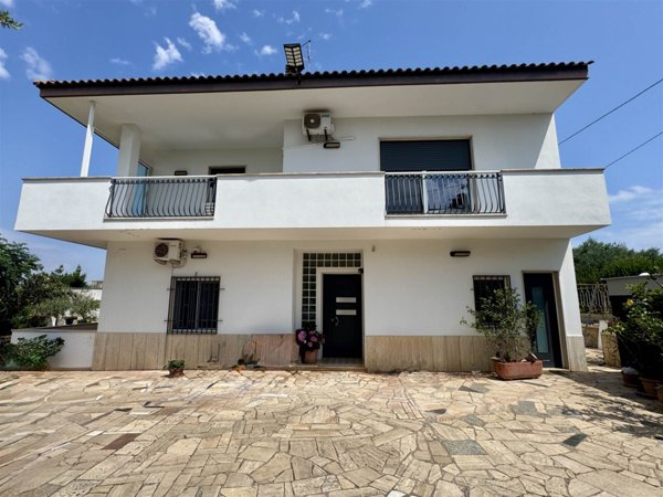 casa indipendente in vendita a Castellana Grotte