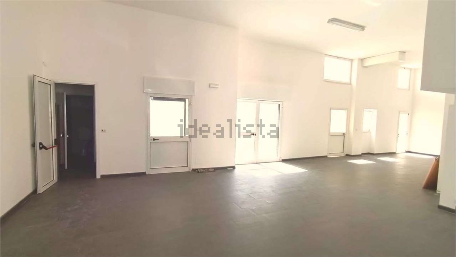 locale commerciale in vendita a Cellamare