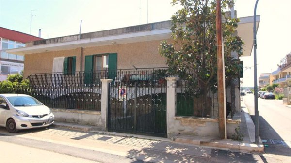 casa indipendente in vendita a Cellamare