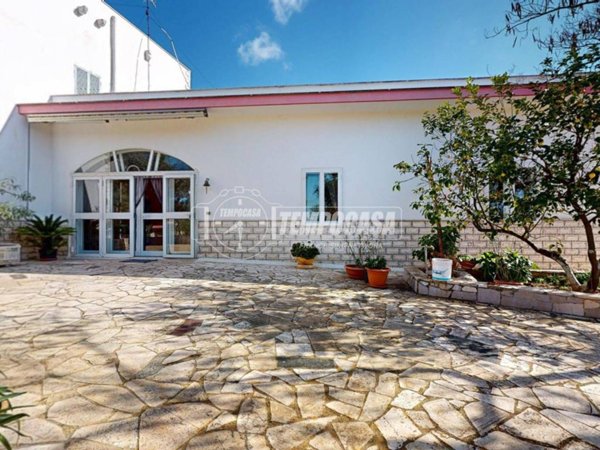 casa indipendente in vendita a Conversano