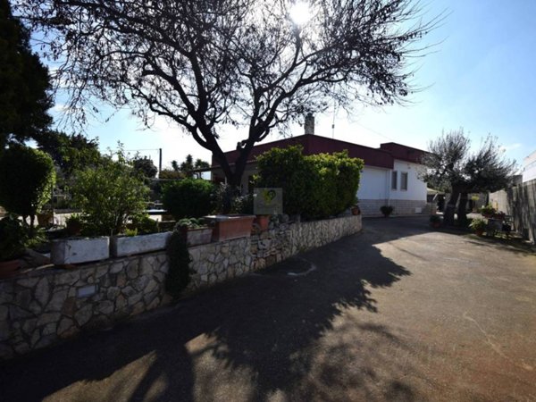 casa indipendente in vendita a Conversano