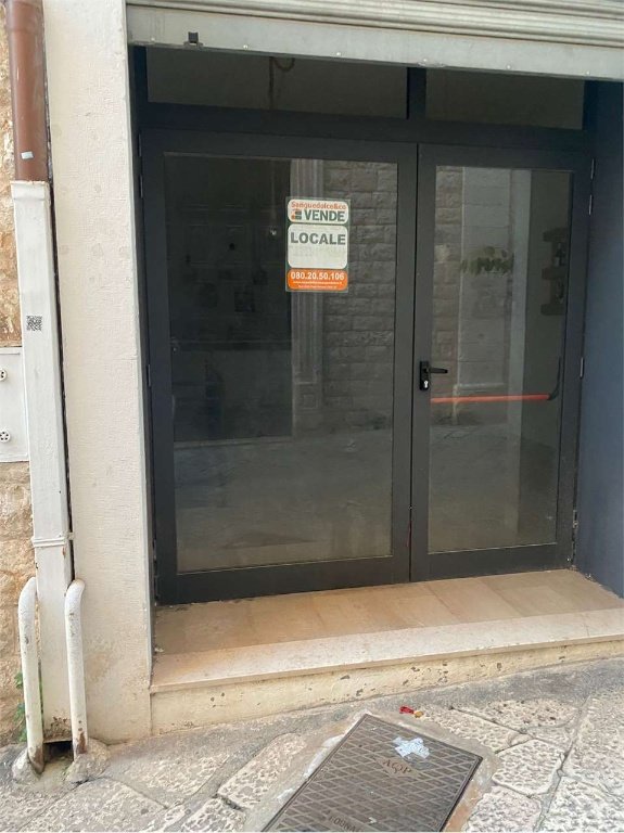 locale commerciale in vendita a Conversano