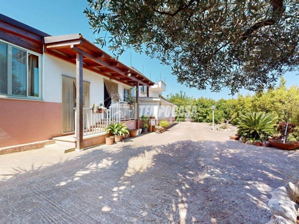 casa indipendente in vendita a Conversano
