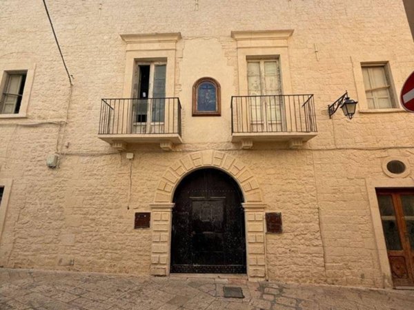 intera palazzina in vendita a Conversano