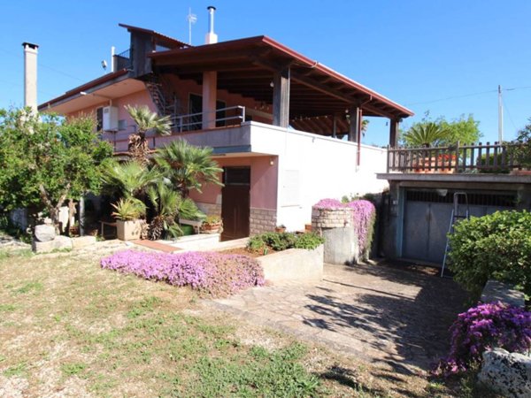 casa indipendente in vendita a Conversano