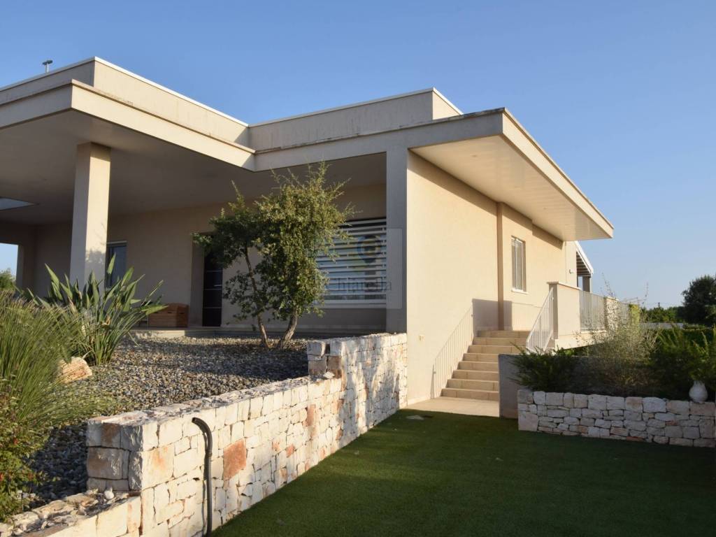 casa indipendente in vendita a Conversano