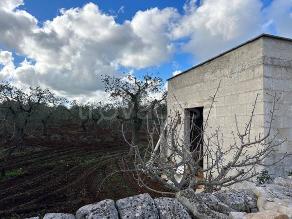 locale di sgombero in vendita a Conversano