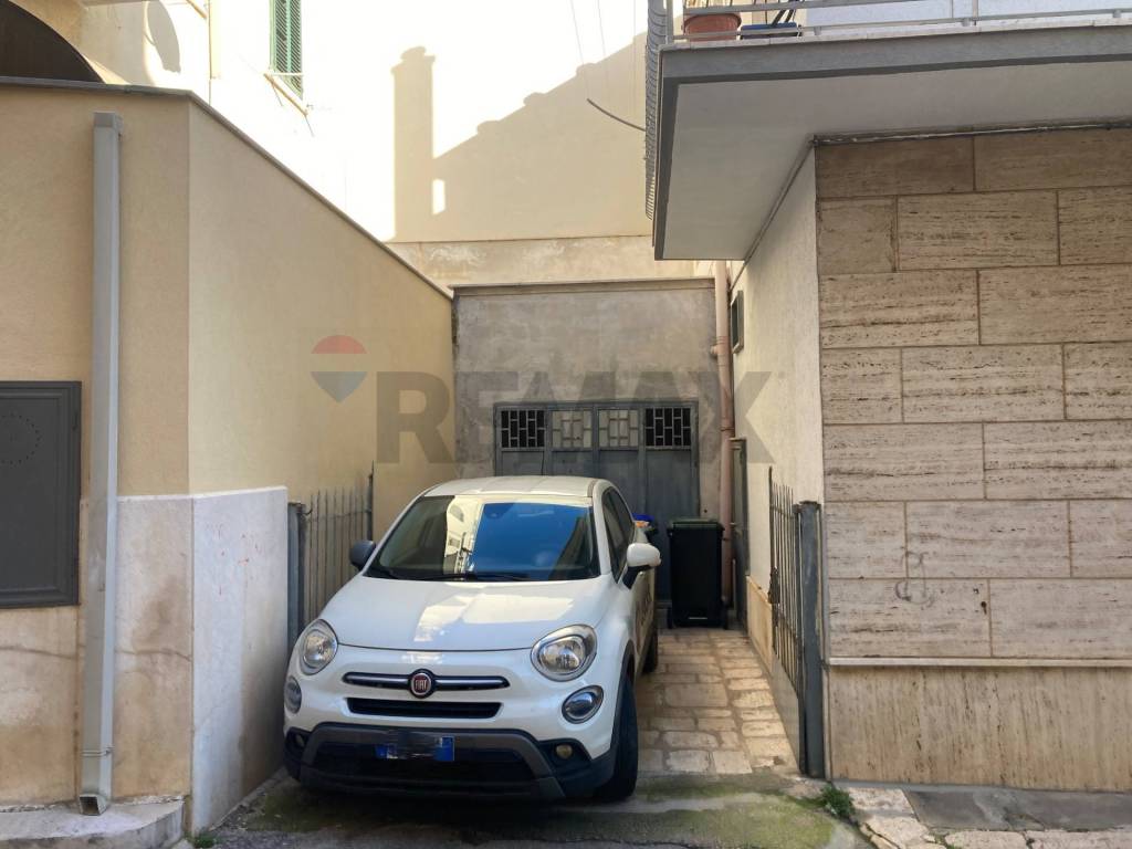 locale di sgombero in vendita a Conversano