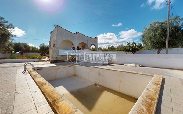casa indipendente in vendita a Conversano
