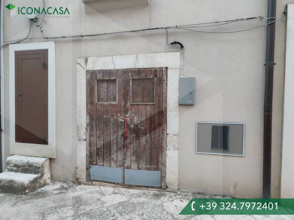 locale commerciale in vendita a Conversano