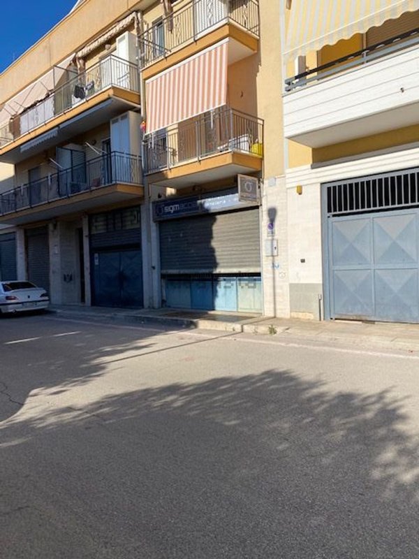 locale commerciale in vendita a Conversano