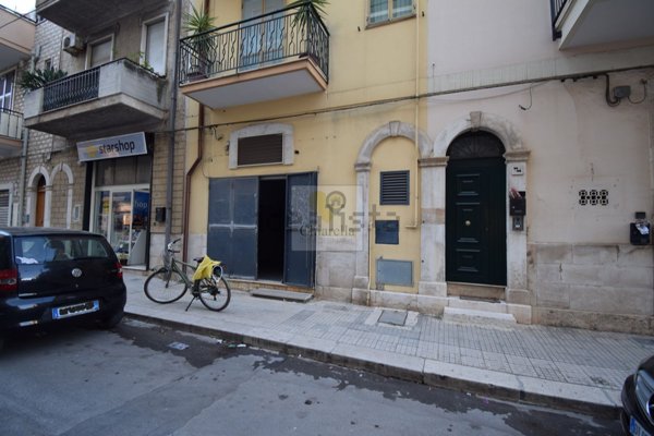 locale commerciale in vendita a Conversano
