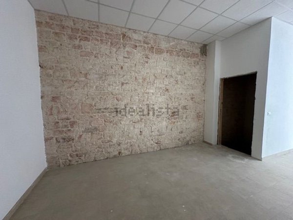 locale commerciale in vendita a Conversano