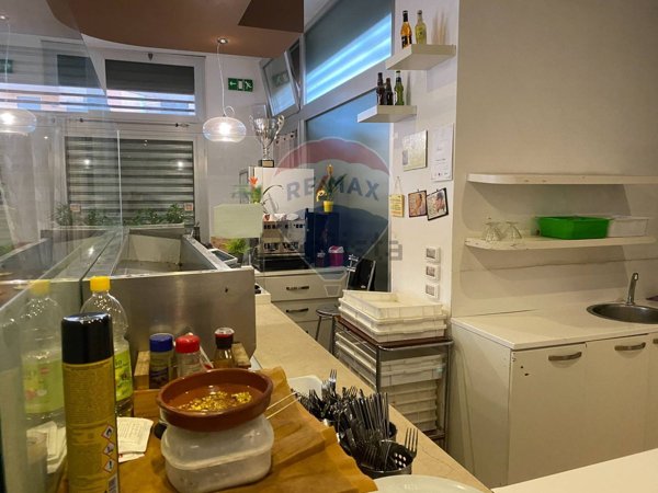 locale commerciale in vendita a Conversano