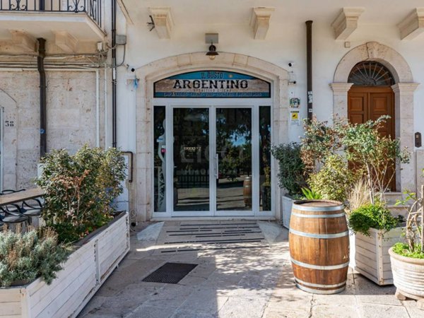 negozio in vendita a Conversano