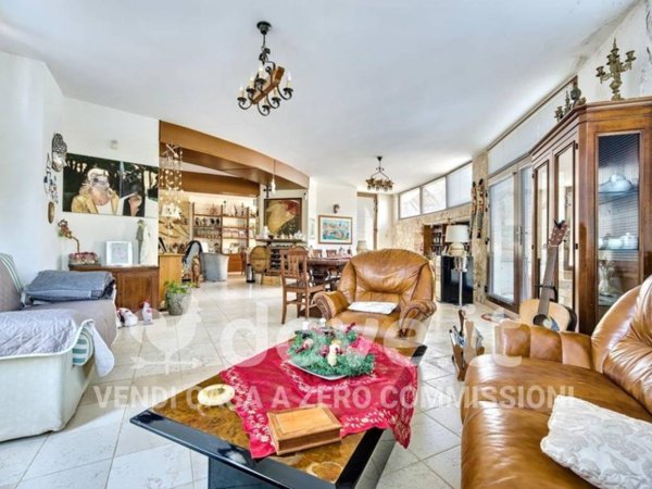 casa indipendente in vendita a Conversano