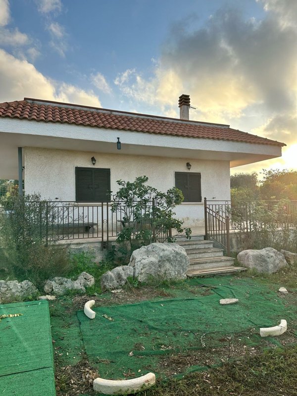 casa indipendente in vendita a Conversano