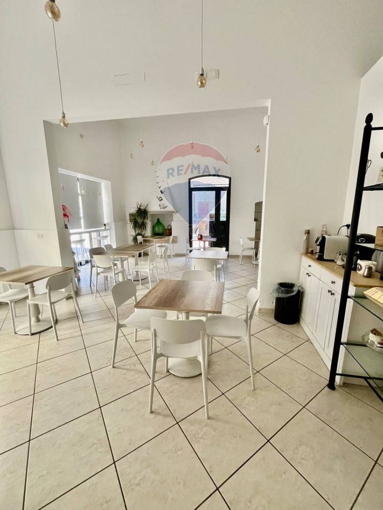 locale commerciale in vendita a Conversano