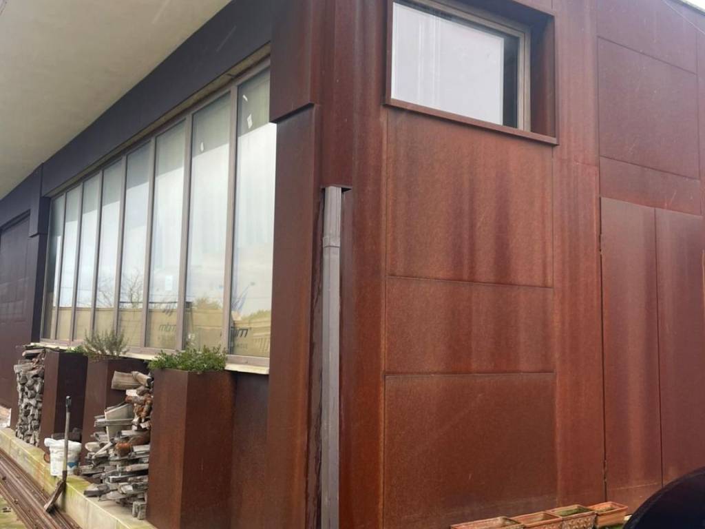 locale commerciale in vendita a Conversano