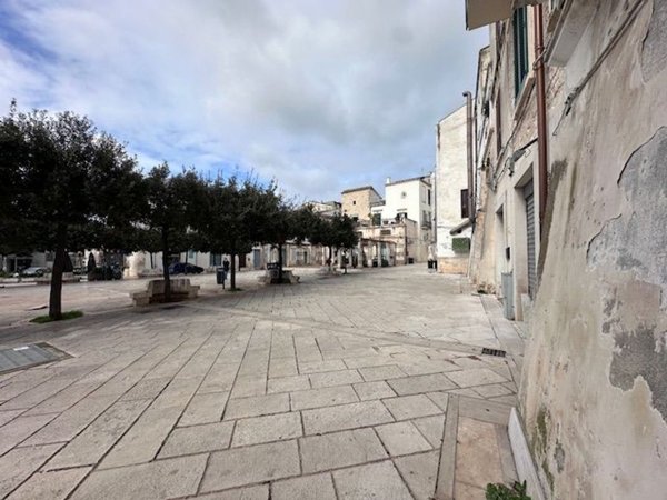 locale commerciale in vendita a Conversano
