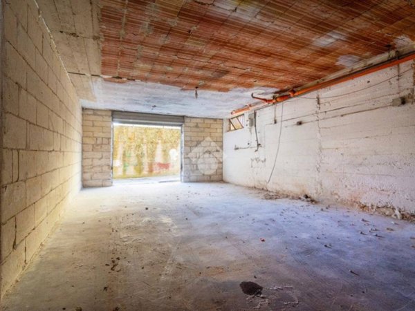 locale commerciale in vendita a Conversano