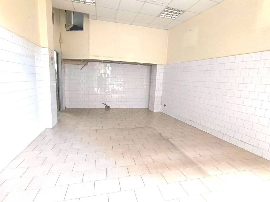 negozio in vendita a Conversano