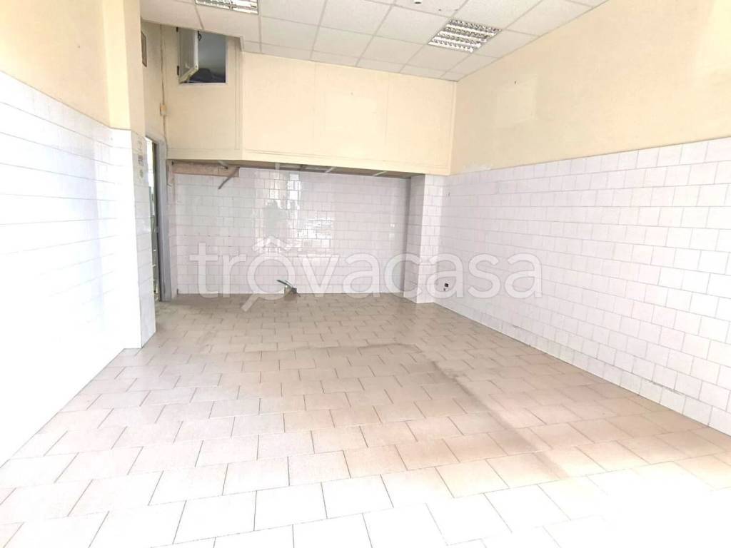 negozio in vendita a Conversano