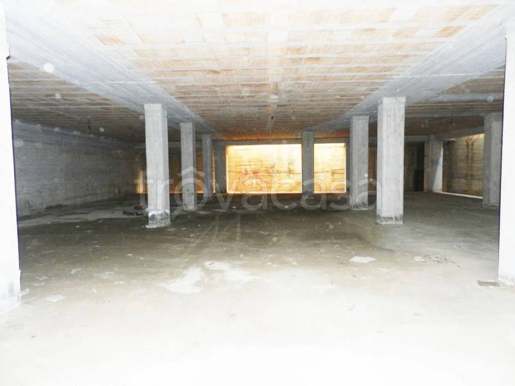 locale commerciale in vendita a Conversano