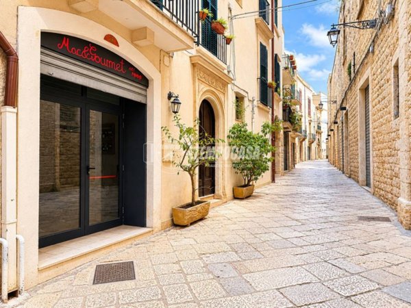 negozio in vendita a Conversano